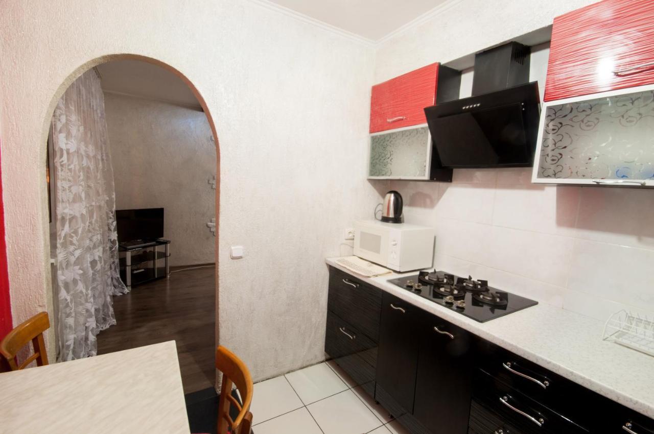 Prospekt Svobody 40 Apartment Uzhhorod Exterior photo
